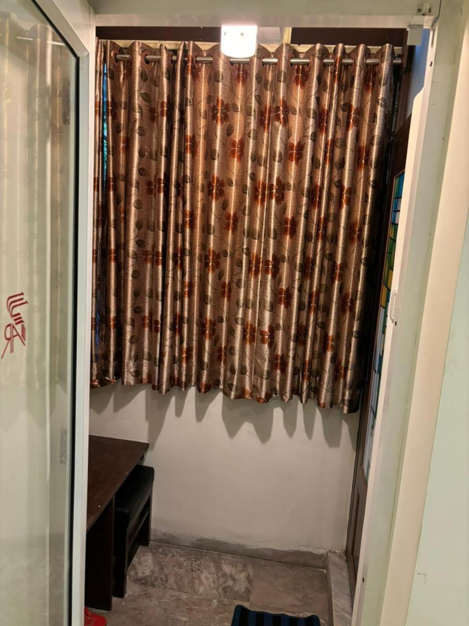 Om Sai Villa Guesthouse Kolkata Exterior photo