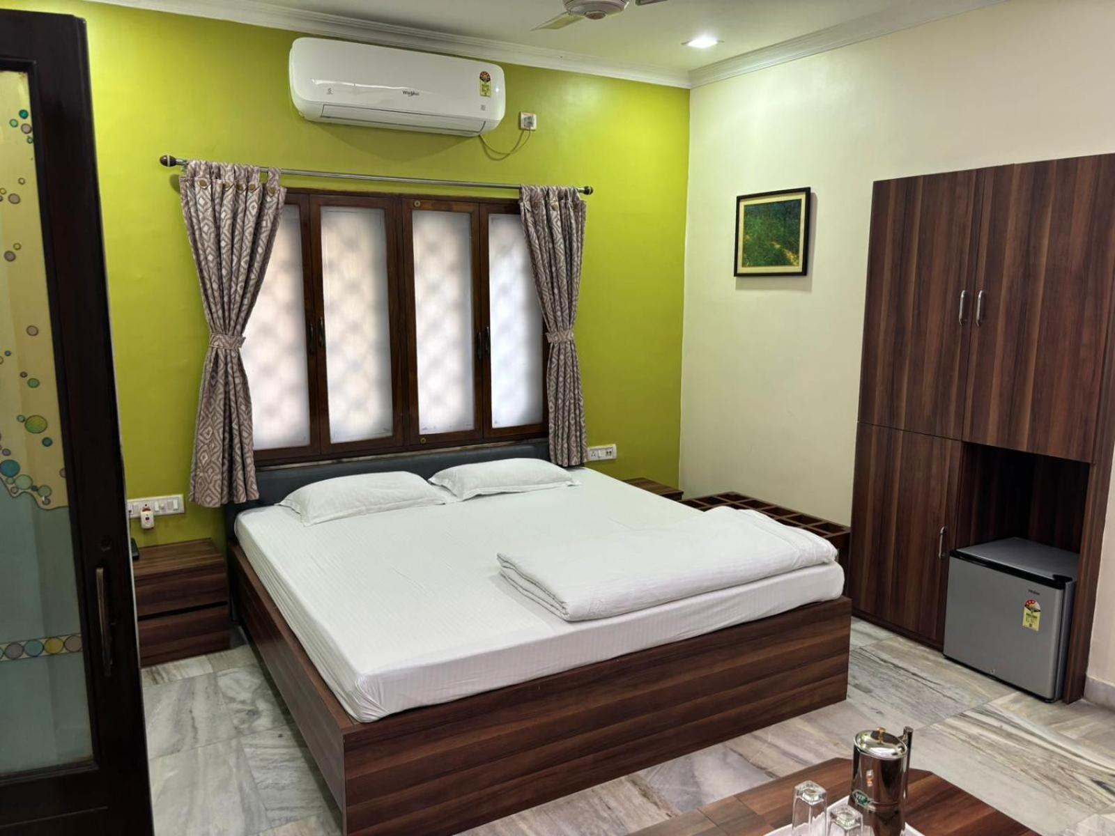 Om Sai Villa Guesthouse Kolkata Exterior photo