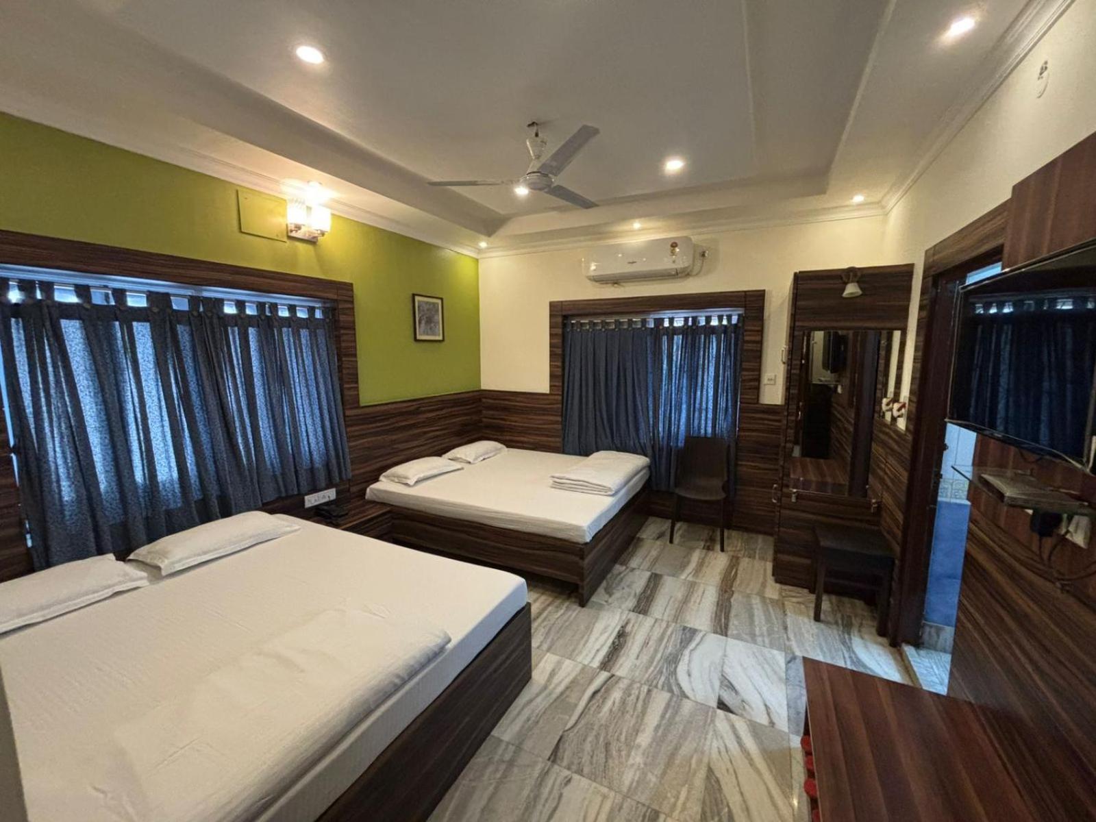 Om Sai Villa Guesthouse Kolkata Exterior photo