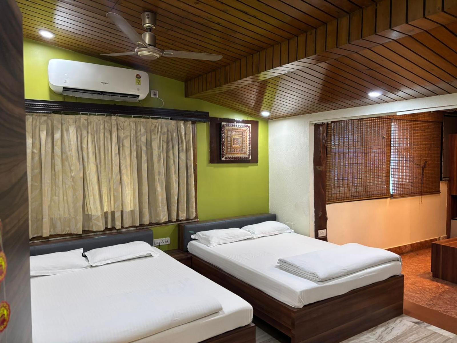 Om Sai Villa Guesthouse Kolkata Exterior photo