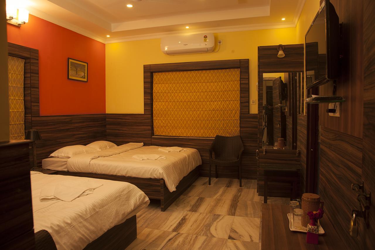 Om Sai Villa Guesthouse Kolkata Exterior photo